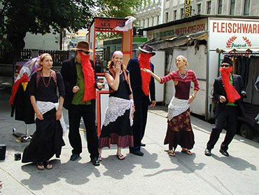 Mobile Marktbude SyndikART; SOHO; Foto: M. Menedetter