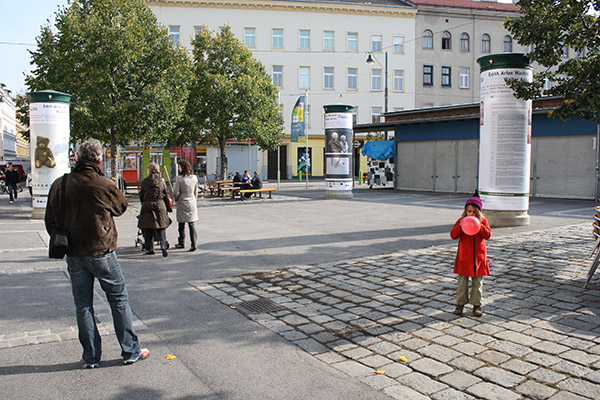 Foto: Martina Gasser; Sujet Sulen der Erinnerung; Yppenplatz