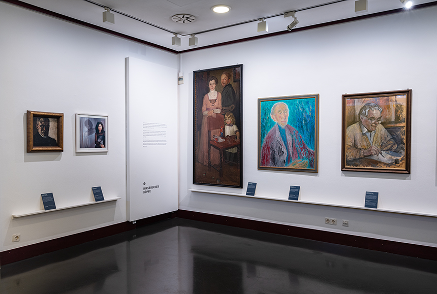 Was bleibt; Stadtarchiv Innsbruck; Fotografie; Martina Gasser; Eva Schlegel